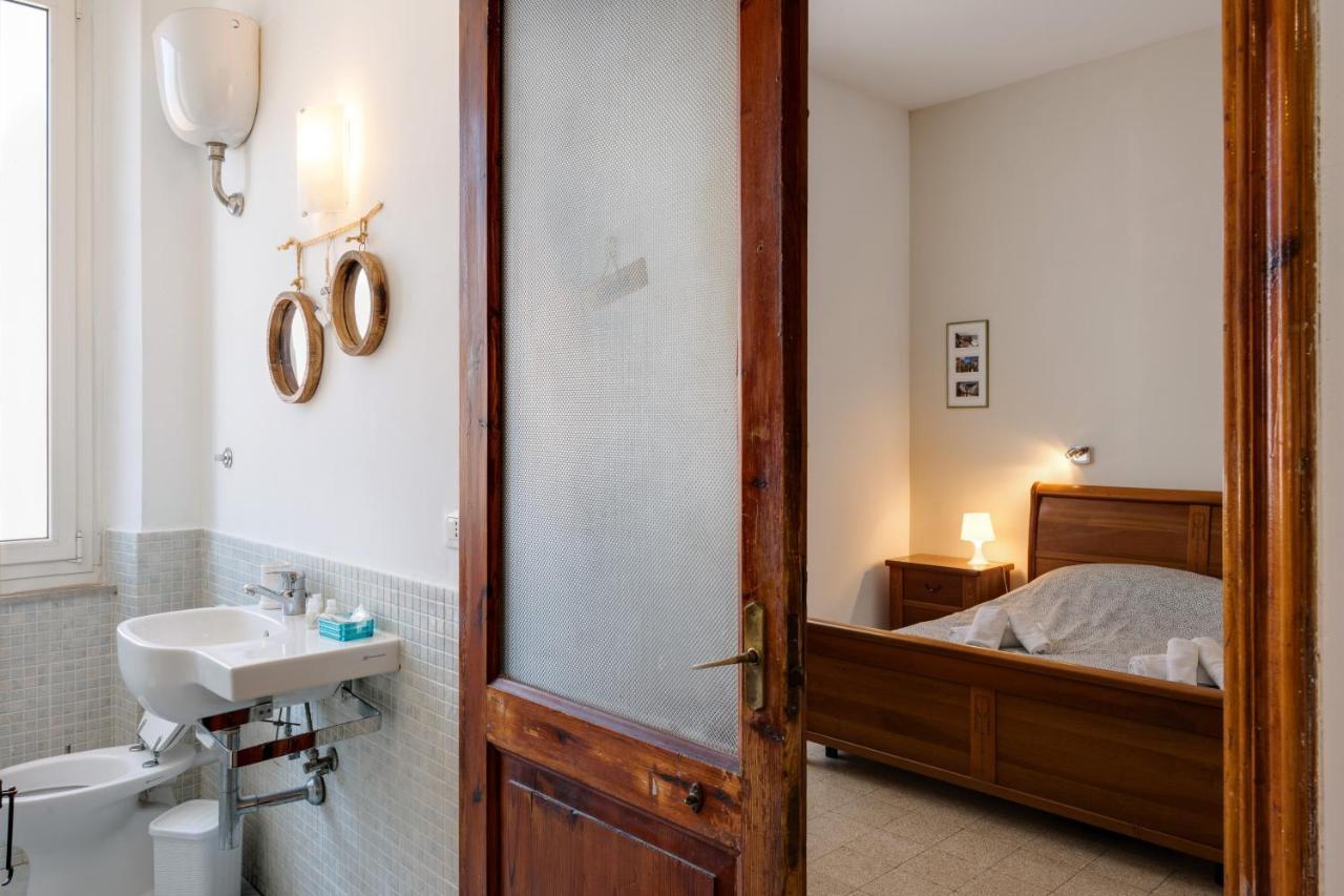 Piazza Concordia Apartment With Balcony La Spezia Bagian luar foto