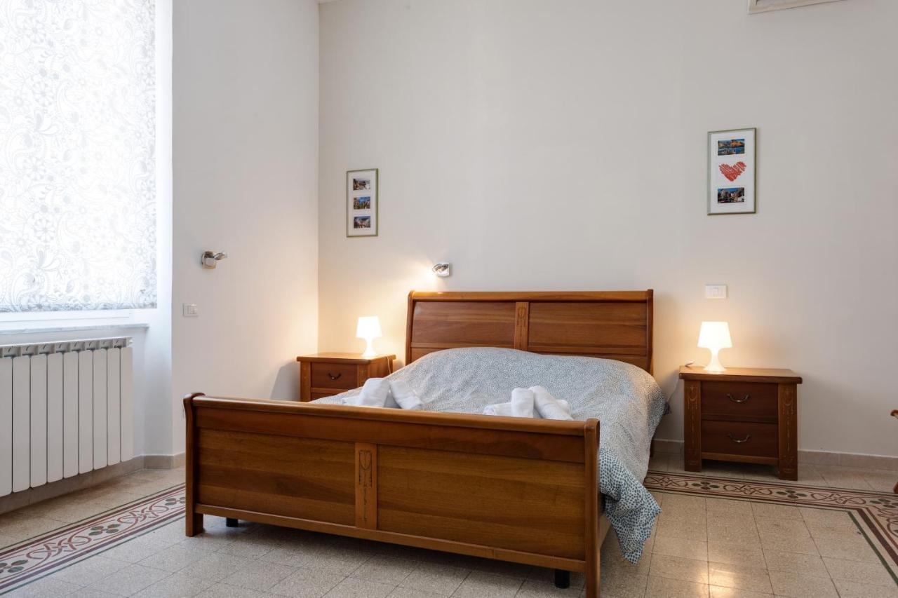 Piazza Concordia Apartment With Balcony La Spezia Bagian luar foto
